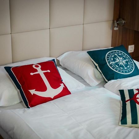 Апартаменты Sh Porto 1 Floating House, Marina Порторож Экстерьер фото